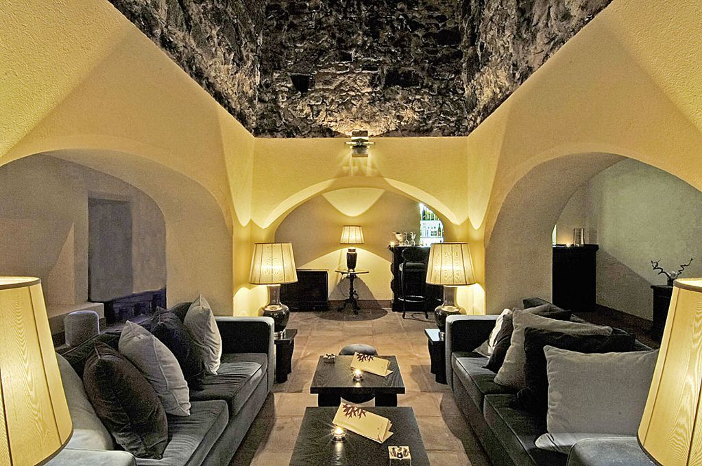 Convento Do Espinheiro, Historic Hotel & Spa Έβορα Εσωτερικό φωτογραφία The lounge at the airport